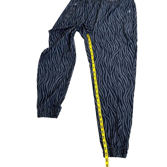 Tommy Bahama IslandZone Alicia Zebra Joggers Gray Black Women’s M Travel Pants - Picture 15 of 15